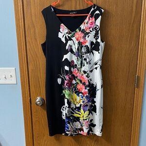 “5/$20” Michael Tyler floral sleeveless dress size large